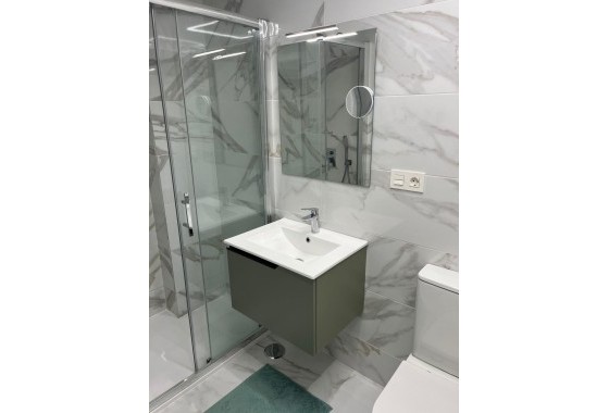 Venta - Apartamento / Piso -
Torrevieja
