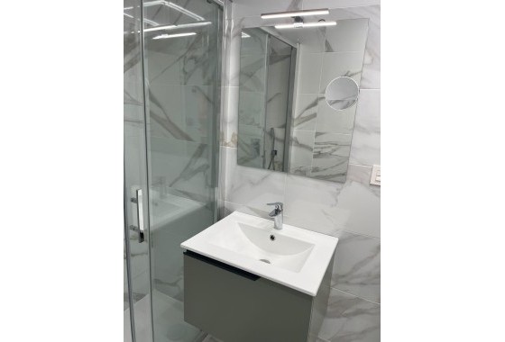 Venta - Apartamento / Piso -
Torrevieja