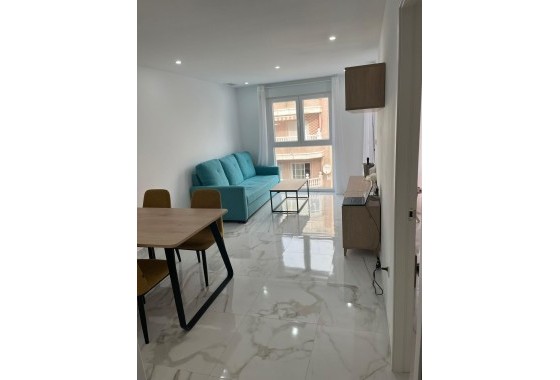 Venta - Apartamento / Piso -
Torrevieja