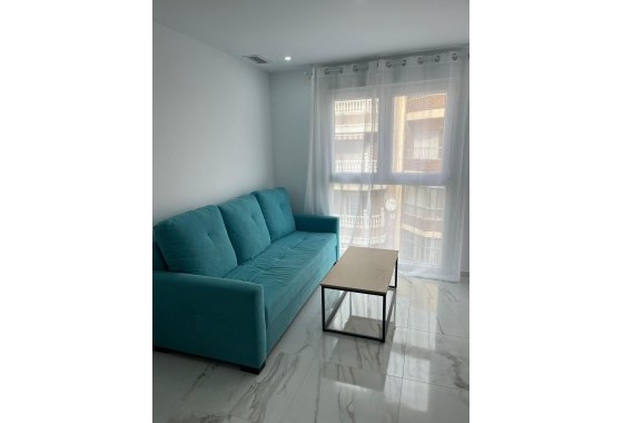 Venta - Apartamento / Piso -
Torrevieja