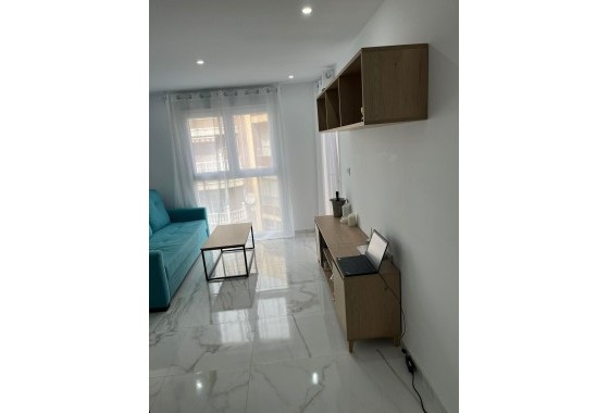 Venta - Apartamento / Piso -
Torrevieja