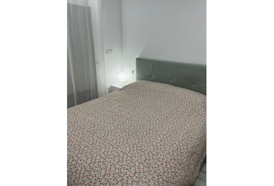 Venta - Apartamento / Piso -
Torrevieja