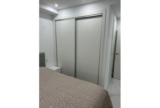 Venta - Apartamento / Piso -
Torrevieja