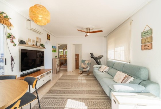 Herverkoop - Halfvrijstaande villa -
Orihuela Costa - Punta Prima