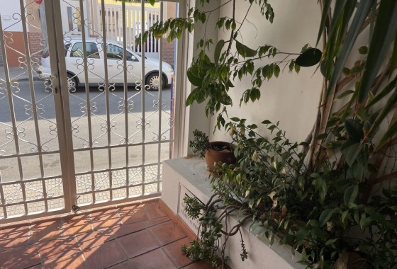 Venta - Casa de pueblo -
Rojales