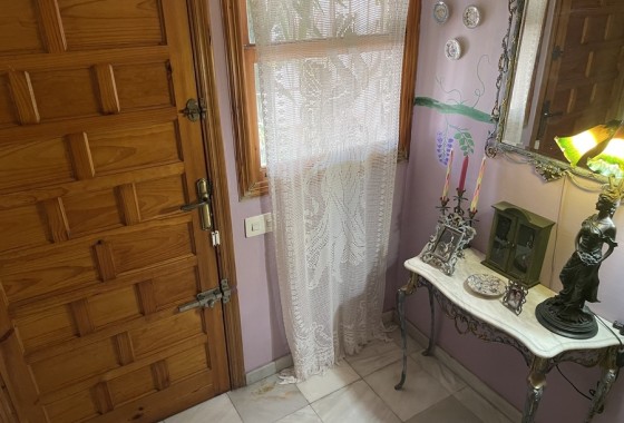 Venta - Casa de pueblo -
Rojales