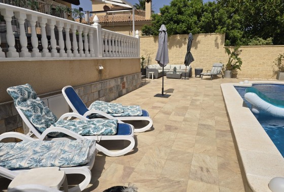 Sprzedaż - Wolnostojąca willa -
Torrevieja - La Siesta