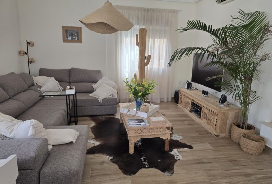 Sprzedaż - Wolnostojąca willa -
Torrevieja - La Siesta