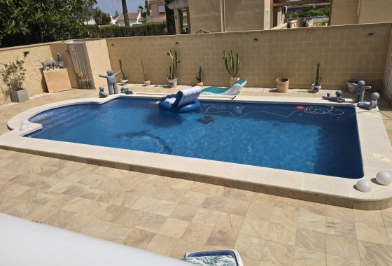 Sprzedaż - Wolnostojąca willa -
Torrevieja - La Siesta