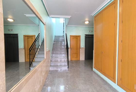Revente - Appartement -
Pinoso - Inland