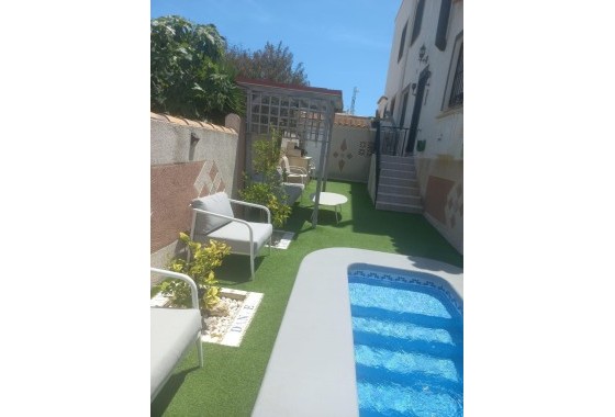 Venta - Adosado -
Orihuela Costa - Los Almendros-la Florida