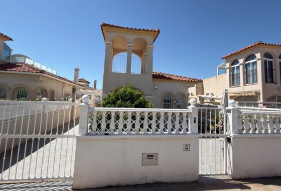 Herverkoop - Vrijstaande Villa -
Algorfa - Lo Crispin