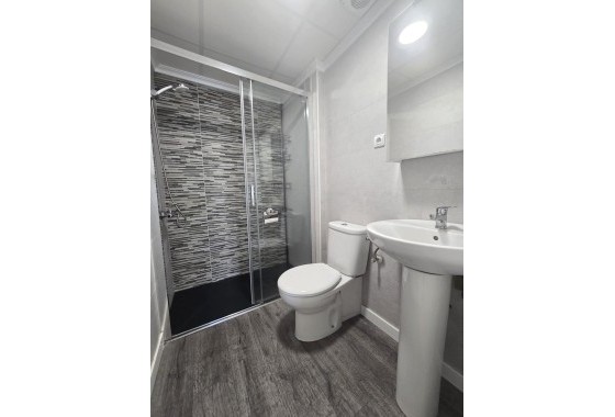 Herverkoop - Appartement / Flat -
Torrevieja - Playa del Cura
