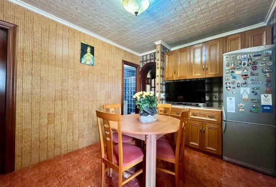 Sprzedaż - Apartament / Mieszkanie -
Torrevieja