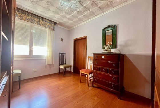 Sprzedaż - Apartament / Mieszkanie -
Torrevieja