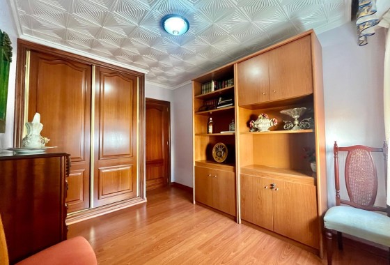 Sprzedaż - Apartament / Mieszkanie -
Torrevieja