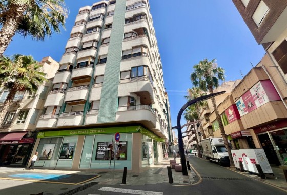 Sprzedaż - Apartament / Mieszkanie -
Torrevieja