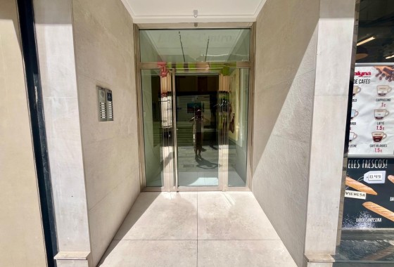 Sprzedaż - Apartament / Mieszkanie -
Torrevieja