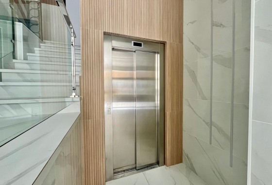 Sprzedaż - Apartament / Mieszkanie -
Torrevieja