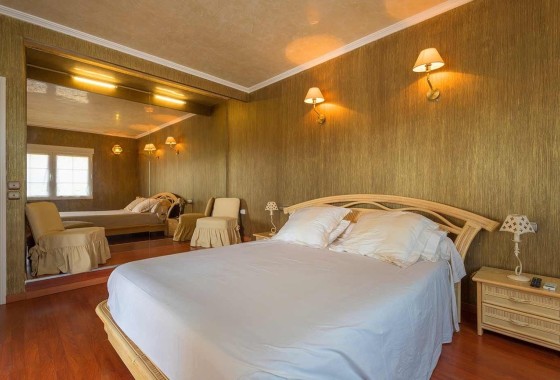 Herverkoop - Vrijstaande Villa -
Orihuela Costa