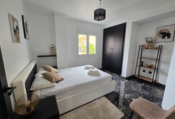 Herverkoop - Appartement / Flat -
Torrevieja - Los Frutales