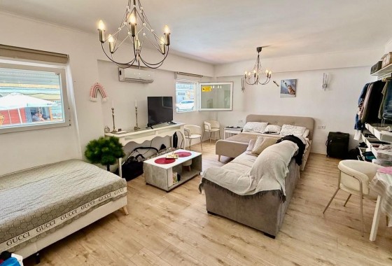 Sprzedaż - Apartament / Mieszkanie -
Torrevieja
