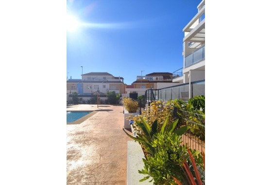 Herverkoop - Appartement / Flat -
Pilar de la Horadada - El Mojón