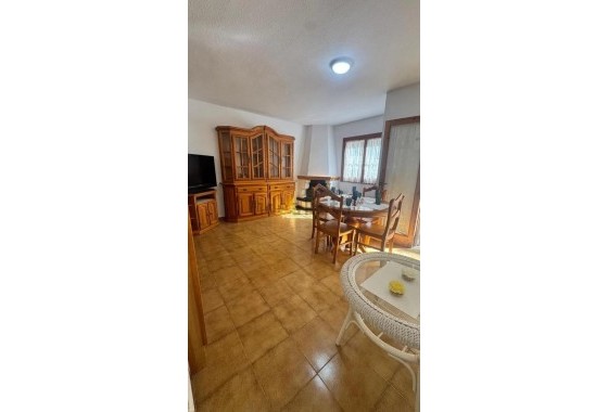 Herverkoop - Rijhuis -
Orihuela Costa - Playa Flamenca