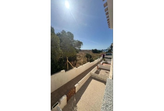 Herverkoop - Rijhuis -
Orihuela Costa - Playa Flamenca