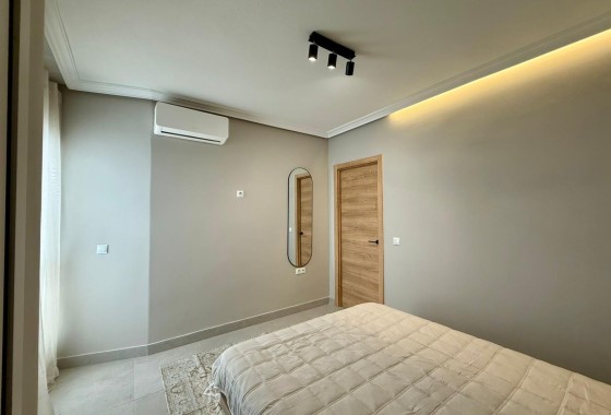 Venta - Apartamento / Piso -
Torrevieja - Playa del Cura