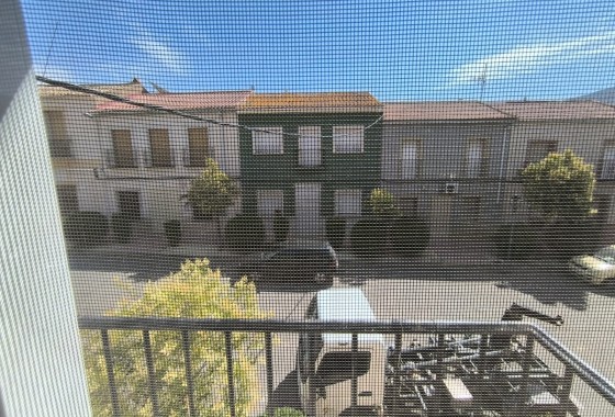 Herverkoop - Rijhuis -
Algueña - Inland
