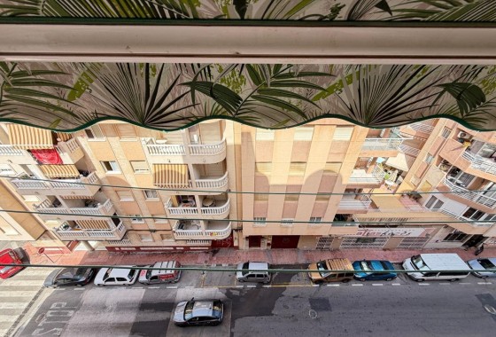 Venta - Apartamento / Piso -
Torrevieja - Playa de los Locos