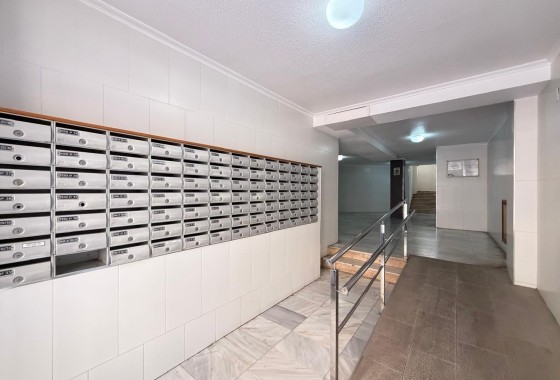 Venta - Apartamento / Piso -
Torrevieja - Playa de los Locos