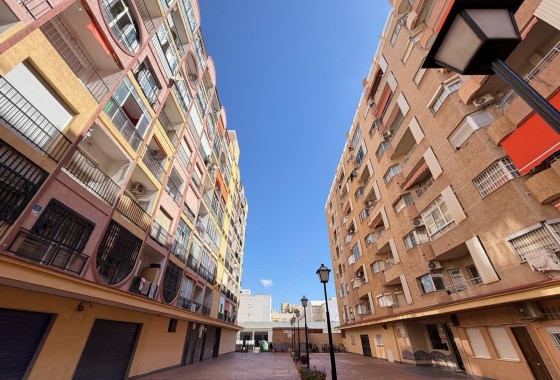Venta - Apartamento / Piso -
Torrevieja - Playa de los Locos