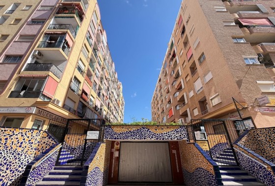 Venta - Apartamento / Piso -
Torrevieja - Playa de los Locos
