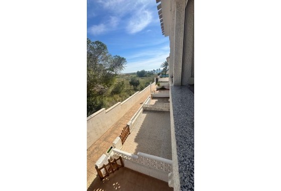 Herverkoop - Halfvrijstaande villa -
Orihuela Costa