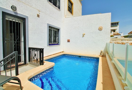 Resale - Townhouse -
Los Altos