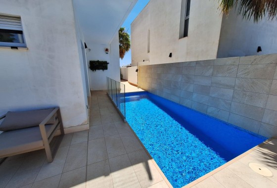 Wiederverkauf - Freistehende Villa -
Torrevieja - Los Frutales