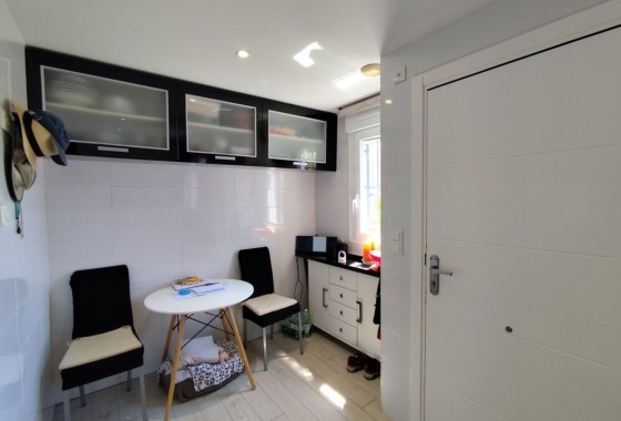 Resale - Semi Detached Villa -
Torrevieja
