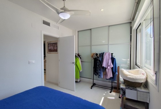 Resale - Semi Detached Villa -
Torrevieja