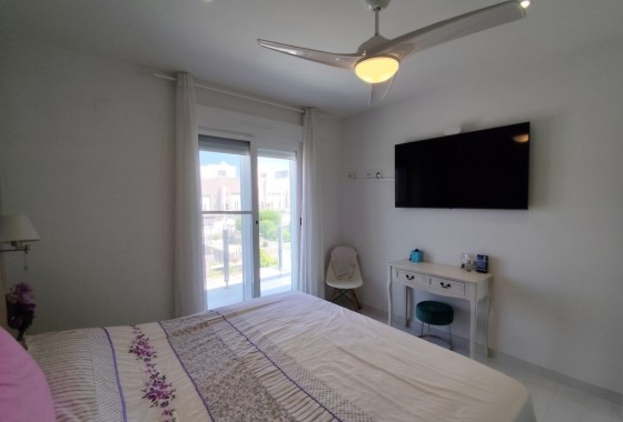 Resale - Semi Detached Villa -
Torrevieja