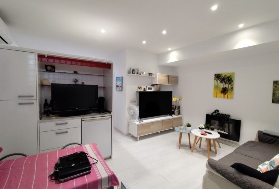 Resale - Semi Detached Villa -
Torrevieja