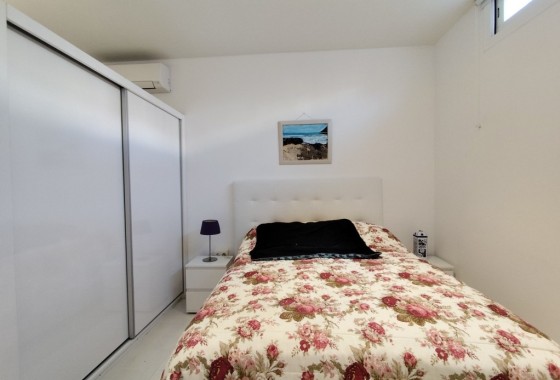 Resale - Semi Detached Villa -
Torrevieja