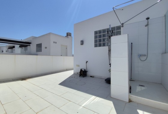 Resale - Semi Detached Villa -
Torrevieja
