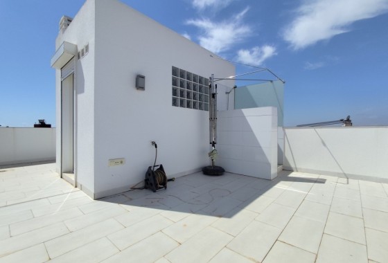 Resale - Semi Detached Villa -
Torrevieja