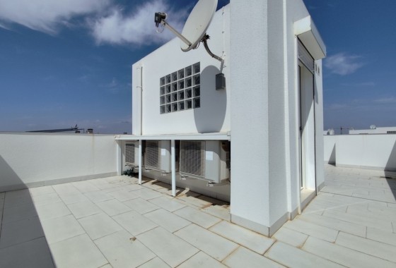 Resale - Semi Detached Villa -
Torrevieja