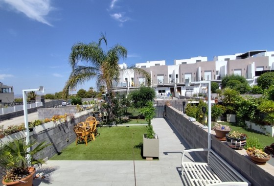 Resale - Semi Detached Villa -
Torrevieja