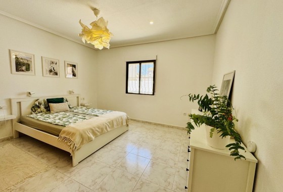 Revente - Villa Individuelle -
Torrevieja - La Siesta - El Salado - Torreta