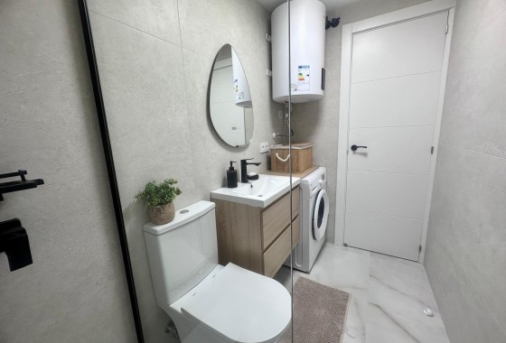 Sprzedaż - Apartament / Mieszkanie -
Torrevieja