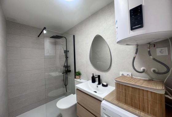 Sprzedaż - Apartament / Mieszkanie -
Torrevieja